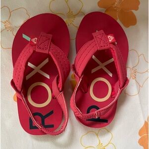 🌺BNWOT, ROXY LITTLE GIRLS SIZE 6 SLIPPERS/SANDALS 🌺